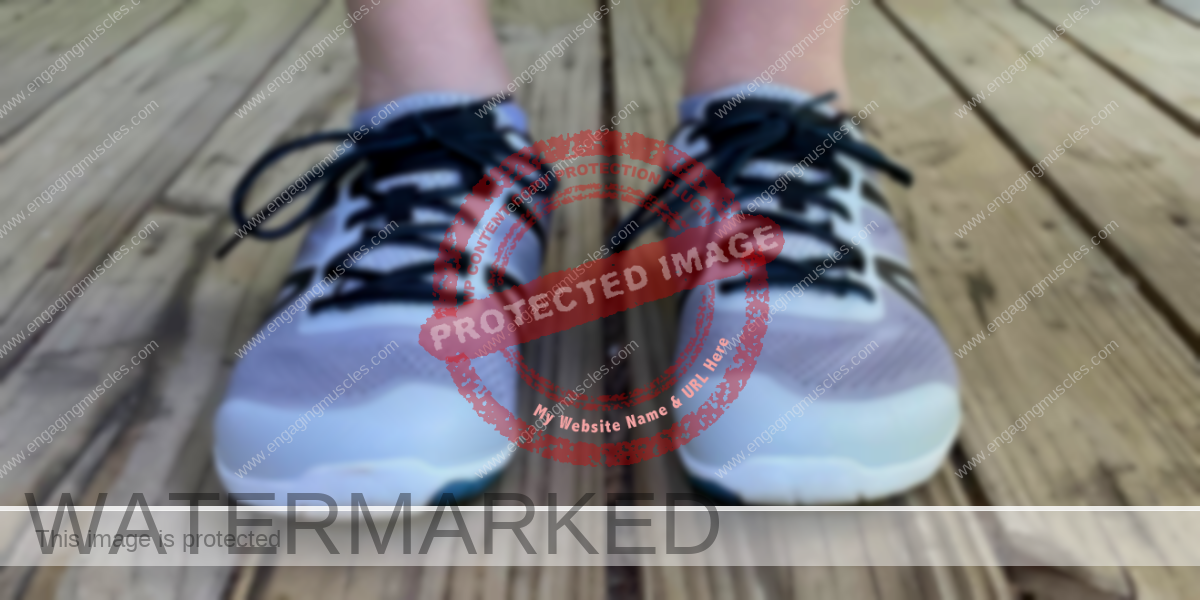 <img src="https://engagingmuscles.com/wp-content/uploads/2016/05/plantar-fasciitis-barefoot-shoes.png" alt="A closeup view of a pair of barefoot shoes." width="1200px" length="600px"/> 